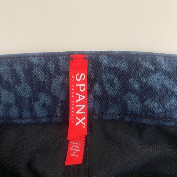 Spanx Womens Blue Leopard Print Medium Wash Regular Fit Jegging Jeans Size Small - Picture 7 of 8